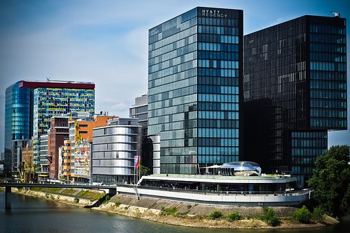 AIoT技术赋能楼宇自控系统，开启智慧建筑新生态